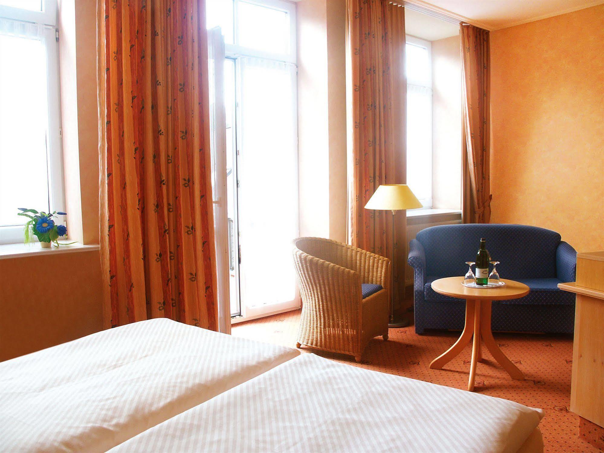 Be Bio Hotel Be Active - Naehe Historischer Hafen Tönning エクステリア 写真